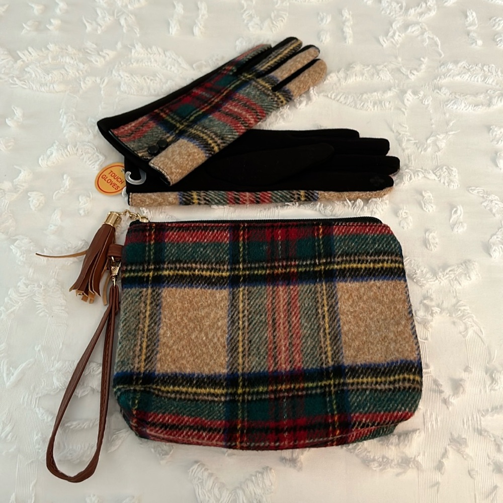 Plaid gloves with matching zip wristlet. New with tags